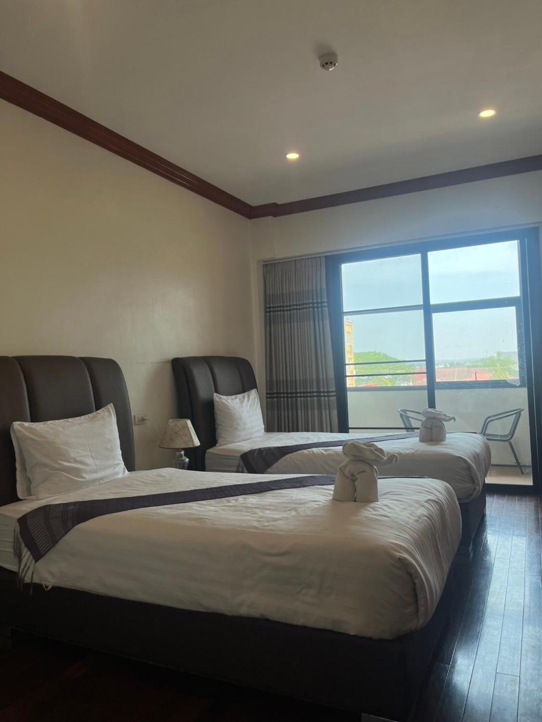 Nakhone Champa Hotel ปากเซ ภายนอก รูปภาพ